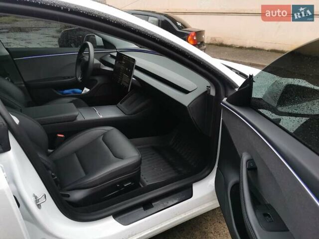 Белый Тесла Модель 3, объемом двигателя 0 л и пробегом 5 тыс. км за 30000 $, фото 10 на Automoto.ua