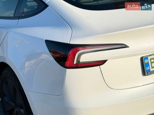 Білий Тесла Модель 3, об'ємом двигуна 0 л та пробігом 25 тис. км за 26300 $, фото 17 на Automoto.ua