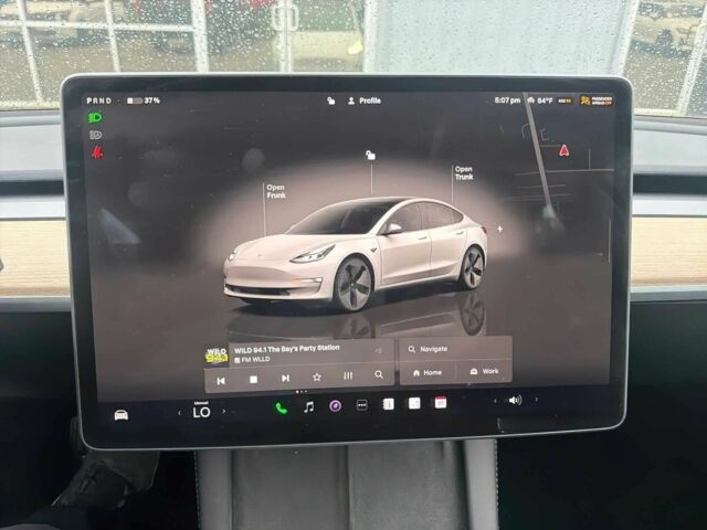 Білий Тесла Модель 3, об'ємом двигуна 0 л та пробігом 22 тис. км за 9497 $, фото 9 на Automoto.ua