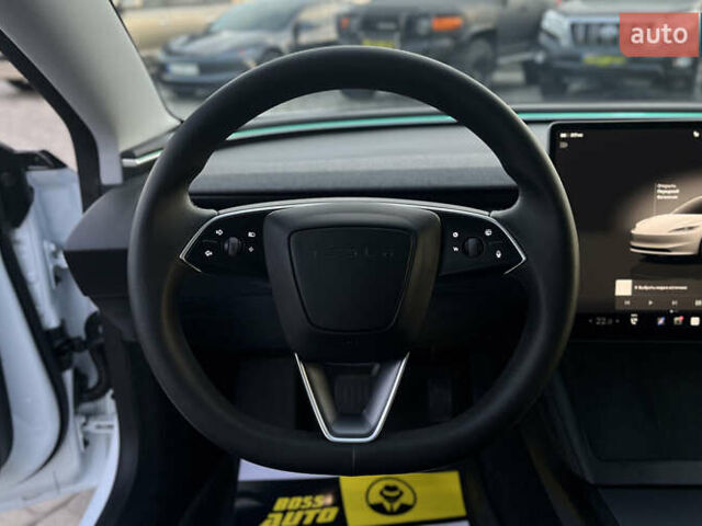 Белый Тесла Модель 3, объемом двигателя 0 л и пробегом 15 тыс. км за 32500 $, фото 10 на Automoto.ua