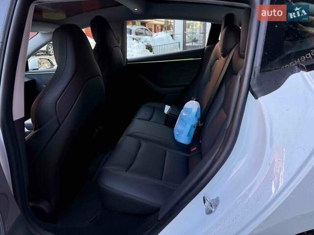 Белый Тесла Модель 3, объемом двигателя 0 л и пробегом 7 тыс. км за 43400 $, фото 40 на Automoto.ua