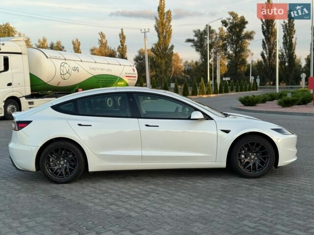 Белый Тесла Модель 3, объемом двигателя 0 л и пробегом 39 тыс. км за 23500 $, фото 29 на Automoto.ua