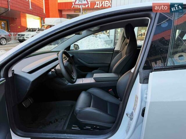 Белый Тесла Модель 3, объемом двигателя 0 л и пробегом 7 тыс. км за 43400 $, фото 14 на Automoto.ua