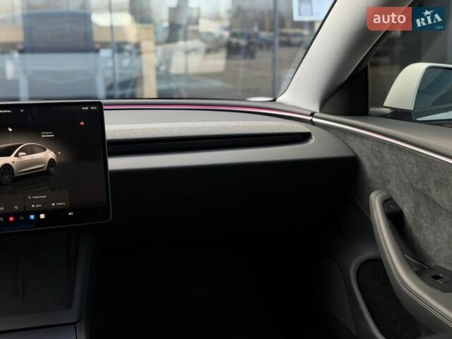 Белый Тесла Модель 3, объемом двигателя 0 л и пробегом 9 тыс. км за 32999 $, фото 27 на Automoto.ua