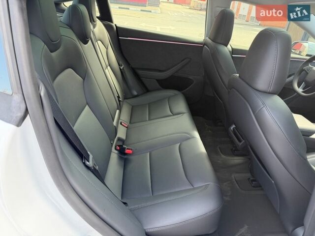 Белый Тесла Модель 3, объемом двигателя 0 л и пробегом 9 тыс. км за 32999 $, фото 20 на Automoto.ua