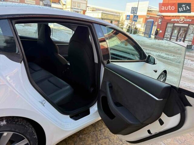 Белый Тесла Модель 3, объемом двигателя 0 л и пробегом 7 тыс. км за 43400 $, фото 48 на Automoto.ua