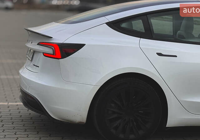 Белый Тесла Модель 3, объемом двигателя 0 л и пробегом 16 тыс. км за 33999 $, фото 1 на Automoto.ua