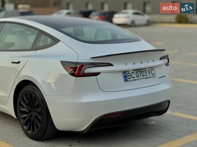 Білий Тесла Модель 3, об'ємом двигуна 0 л та пробігом 20 тис. км за 30999 $, фото 2 на Automoto.ua