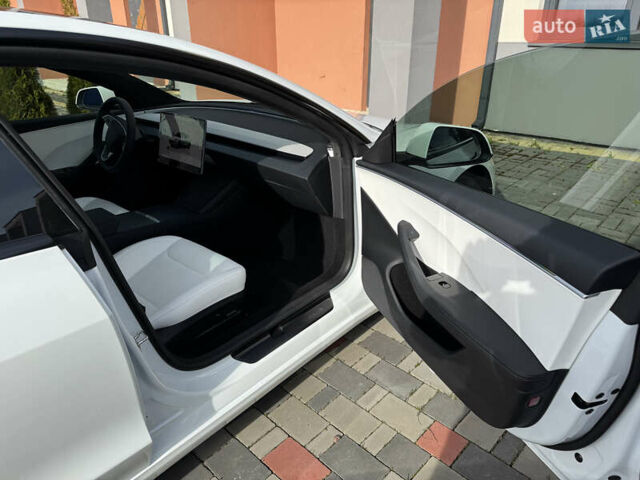 Білий Тесла Модель 3, об'ємом двигуна 0 л та пробігом 1 тис. км за 27700 $, фото 24 на Automoto.ua