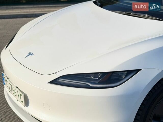 Білий Тесла Модель 3, об'ємом двигуна 0 л та пробігом 25 тис. км за 26300 $, фото 4 на Automoto.ua