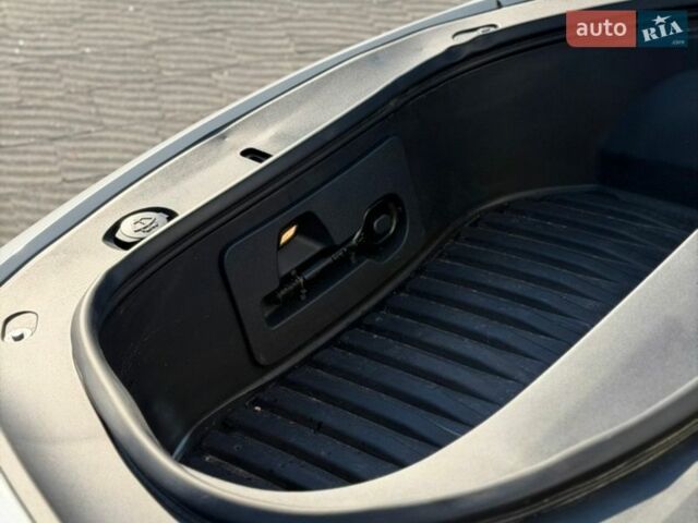 Білий Тесла Модель 3, об'ємом двигуна 0 л та пробігом 25 тис. км за 26300 $, фото 20 на Automoto.ua