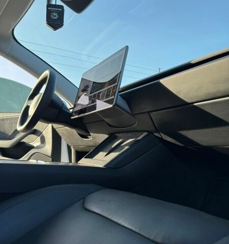 Белый Тесла Модель 3, объемом двигателя 0 л и пробегом 39 тыс. км за 35999 $, фото 30 на Automoto.ua