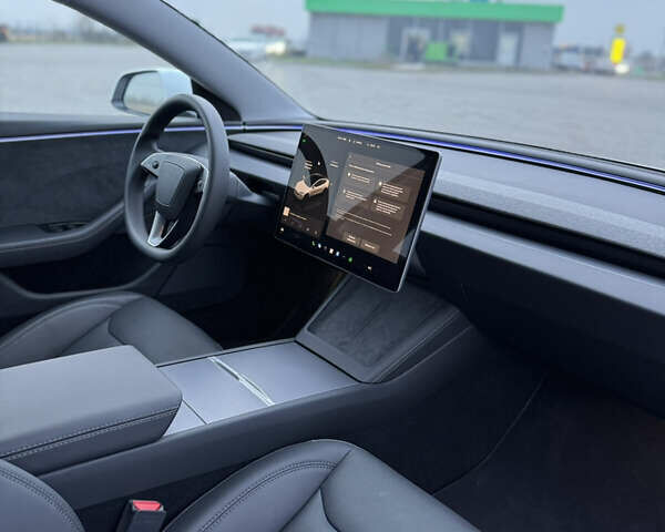 Белый Тесла Модель 3, объемом двигателя 0 л и пробегом 2 тыс. км за 32700 $, фото 19 на Automoto.ua