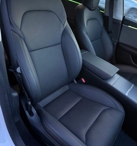 Белый Тесла Модель 3, объемом двигателя 0 л и пробегом 15 тыс. км за 25300 $, фото 22 на Automoto.ua