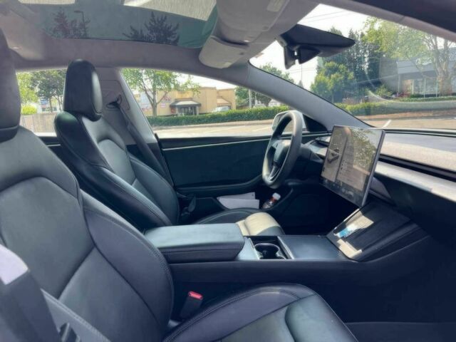 Тесла Модель 3 2024 в Ровно на Automoto.ua Белый Тесла Модель 3, объемом двигателя 0 л и пробегом 15 тыс. км за 18800 $, фото 9 на Automoto.ua