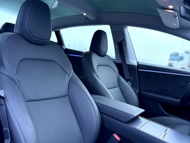 Белый Тесла Модель 3, объемом двигателя 0.33 л и пробегом 2 тыс. км за 32700 $, фото 10 на Automoto.ua