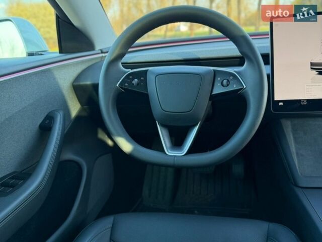 Білий Тесла Модель 3, об'ємом двигуна 0 л та пробігом 25 тис. км за 26300 $, фото 29 на Automoto.ua