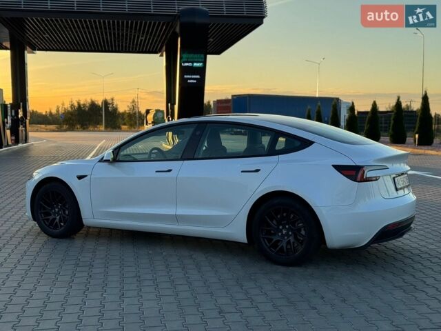 Белый Тесла Модель 3, объемом двигателя 0 л и пробегом 39 тыс. км за 23500 $, фото 20 на Automoto.ua