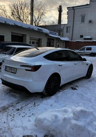 Белый Тесла Модель 3, объемом двигателя 0 л и пробегом 5 тыс. км за 28900 $, фото 2 на Automoto.ua