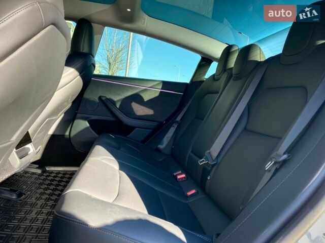 Белый Тесла Модель 3, объемом двигателя 0 л и пробегом 1 тыс. км за 36000 $, фото 26 на Automoto.ua