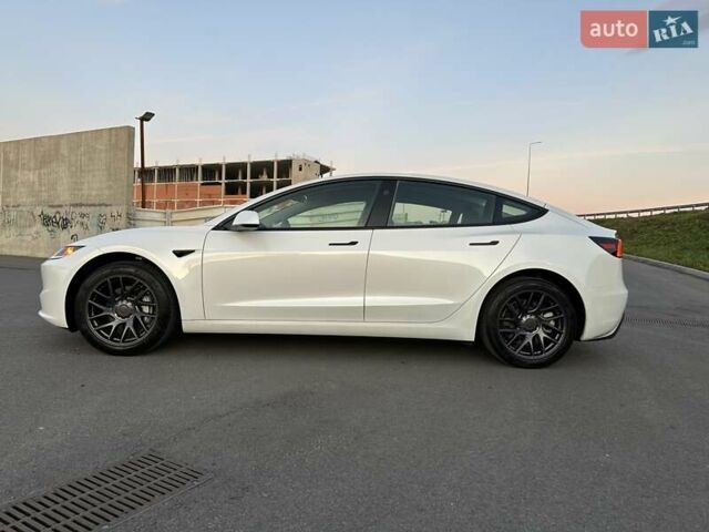 Белый Тесла Модель 3, объемом двигателя 0 л и пробегом 32 тыс. км за 27800 $, фото 6 на Automoto.ua