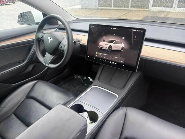 Білий Тесла Модель 3, об'ємом двигуна 0 л та пробігом 22 тис. км за 9497 $, фото 7 на Automoto.ua