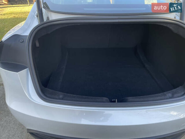 Білий Тесла Модель 3, об'ємом двигуна 0 л та пробігом 45 тис. км за 24000 $, фото 12 на Automoto.ua