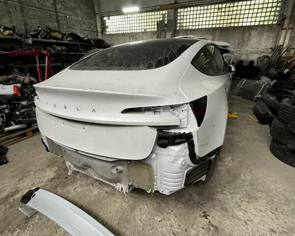 Тесла Модель 3 2024 у Львові на Automoto.ua Білий Тесла Модель 3, об'ємом двигуна 0 л та пробігом 15 тис. км за 20300 $, фото 1 на Automoto.ua