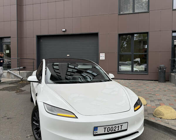 Тесла Модель 3 2024 в Днепре (Днепропетровске) на Automoto.ua Белый Тесла Модель 3, объемом двигателя 0 л и пробегом 13 тыс. км за 26500 $, фото 7 на Automoto.ua