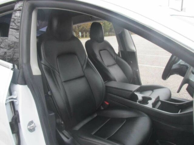 Білий Тесла Модель 3, об'ємом двигуна 0 л та пробігом 14 тис. км за 10500 $, фото 14 на Automoto.ua