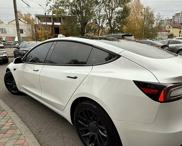 Тесла Модель 3 2024 в Днепре (Днепропетровске) на Automoto.ua Белый Тесла Модель 3, объемом двигателя 0 л и пробегом 13 тыс. км за 26500 $, фото 10 на Automoto.ua