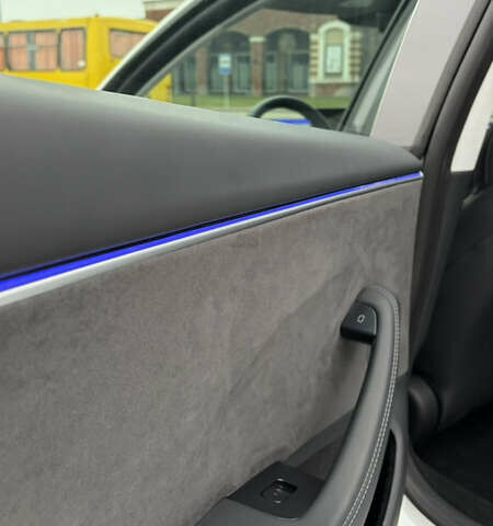 Белый Тесла Модель 3, объемом двигателя 0 л и пробегом 172 тыс. км за 38500 $, фото 10 на Automoto.ua