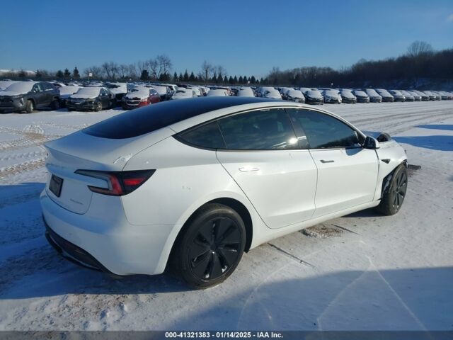 Белый Тесла Модель 3, объемом двигателя 0 л и пробегом 22 тыс. км за 19700 $, фото 5 на Automoto.ua