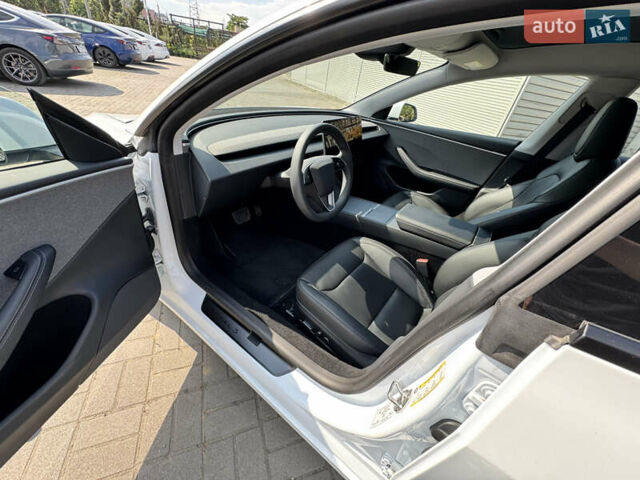 Белый Тесла Модель 3, объемом двигателя 0 л и пробегом 17 тыс. км за 29500 $, фото 13 на Automoto.ua