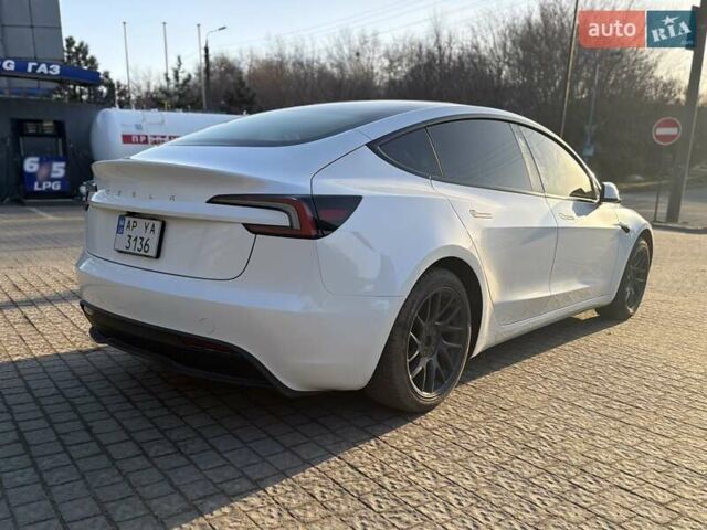 Білий Тесла Модель 3, об'ємом двигуна 0 л та пробігом 10 тис. км за 33000 $, фото 5 на Automoto.ua