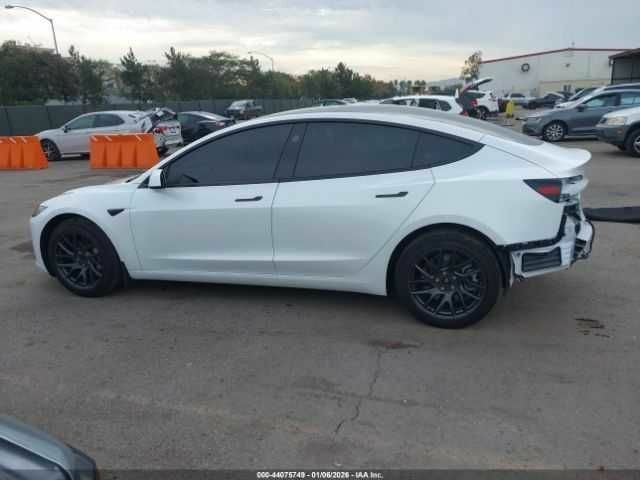 Білий Тесла Модель 3, об'ємом двигуна 0 л та пробігом 8 тис. км за 11000 $, фото 13 на Automoto.ua