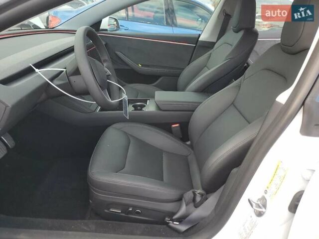 Білий Тесла Модель 3, об'ємом двигуна 0 л та пробігом 3 тис. км за 12500 $, фото 6 на Automoto.ua