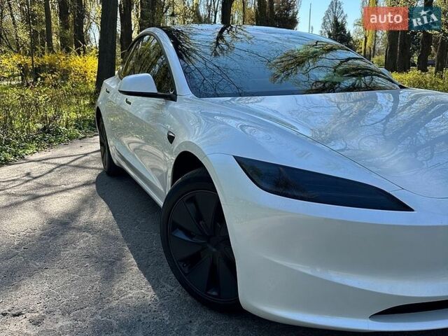 Білий Тесла Модель 3, об'ємом двигуна 0 л та пробігом 16 тис. км за 29800 $, фото 1 на Automoto.ua