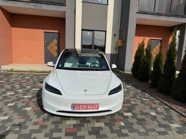 Білий Тесла Модель 3, об'ємом двигуна 0 л та пробігом 5 тис. км за 17900 $, фото 1 на Automoto.ua