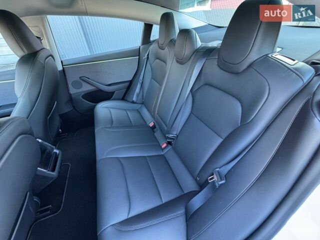 Білий Тесла Модель 3, об'ємом двигуна 0 л та пробігом 1 тис. км за 28999 $, фото 71 на Automoto.ua