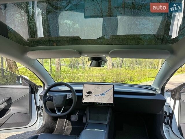 Білий Тесла Модель 3, об'ємом двигуна 0 л та пробігом 16 тис. км за 29800 $, фото 35 на Automoto.ua