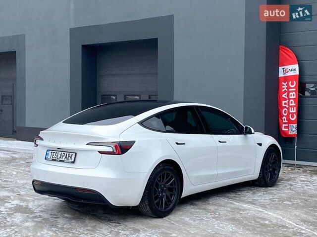 Білий Тесла Модель 3, об'ємом двигуна 0 л та пробігом 4 тис. км за 33999 $, фото 7 на Automoto.ua
