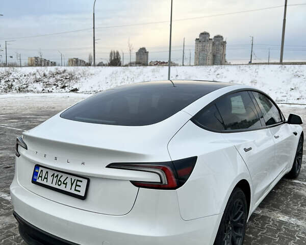 Белый Тесла Модель 3, объемом двигателя 0 л и пробегом 2 тыс. км за 35200 $, фото 3 на Automoto.ua