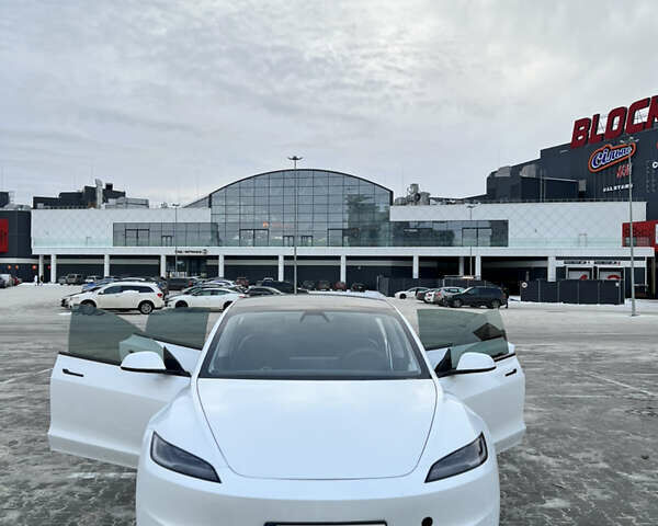 Белый Тесла Модель 3, объемом двигателя 0 л и пробегом 2 тыс. км за 35200 $, фото 6 на Automoto.ua