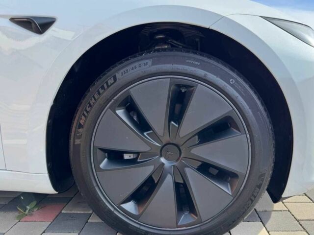 Білий Тесла Модель 3, об'ємом двигуна 0 л та пробігом 5 тис. км за 17900 $, фото 6 на Automoto.ua