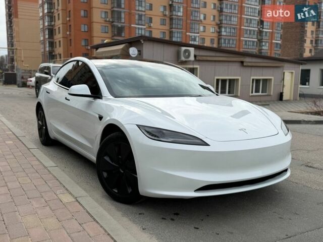 Білий Тесла Модель 3, об'ємом двигуна 0 л та пробігом 18 тис. км за 35300 $, фото 2 на Automoto.ua