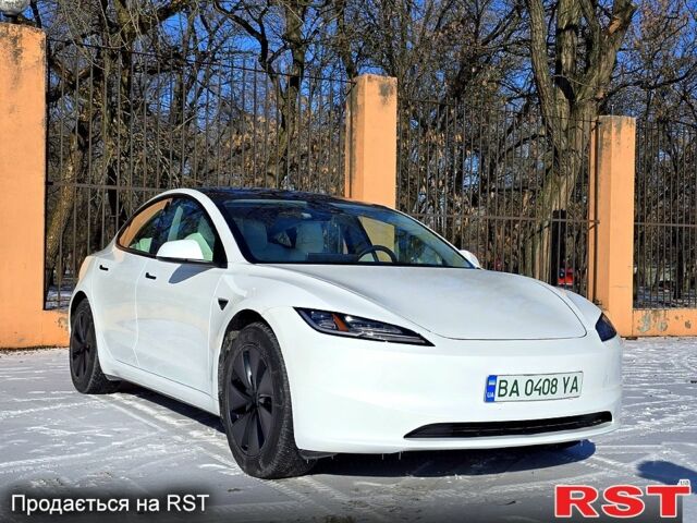 Белый Тесла Модель 3, объемом двигателя 0.32 л и пробегом 3 тыс. км за 32000 $, фото 27 на Automoto.ua