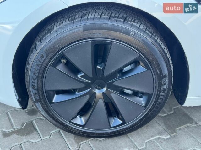 Білий Тесла Модель 3, об'ємом двигуна 0 л та пробігом 1 тис. км за 28999 $, фото 17 на Automoto.ua