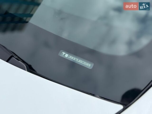 Білий Тесла Модель 3, об'ємом двигуна 0 л та пробігом 18 тис. км за 35300 $, фото 31 на Automoto.ua