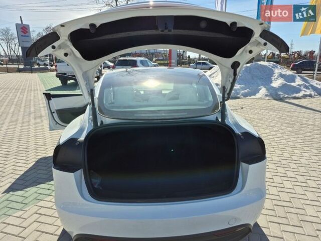 Білий Тесла Модель 3, об'ємом двигуна 0 л та пробігом 10 тис. км за 30000 $, фото 24 на Automoto.ua